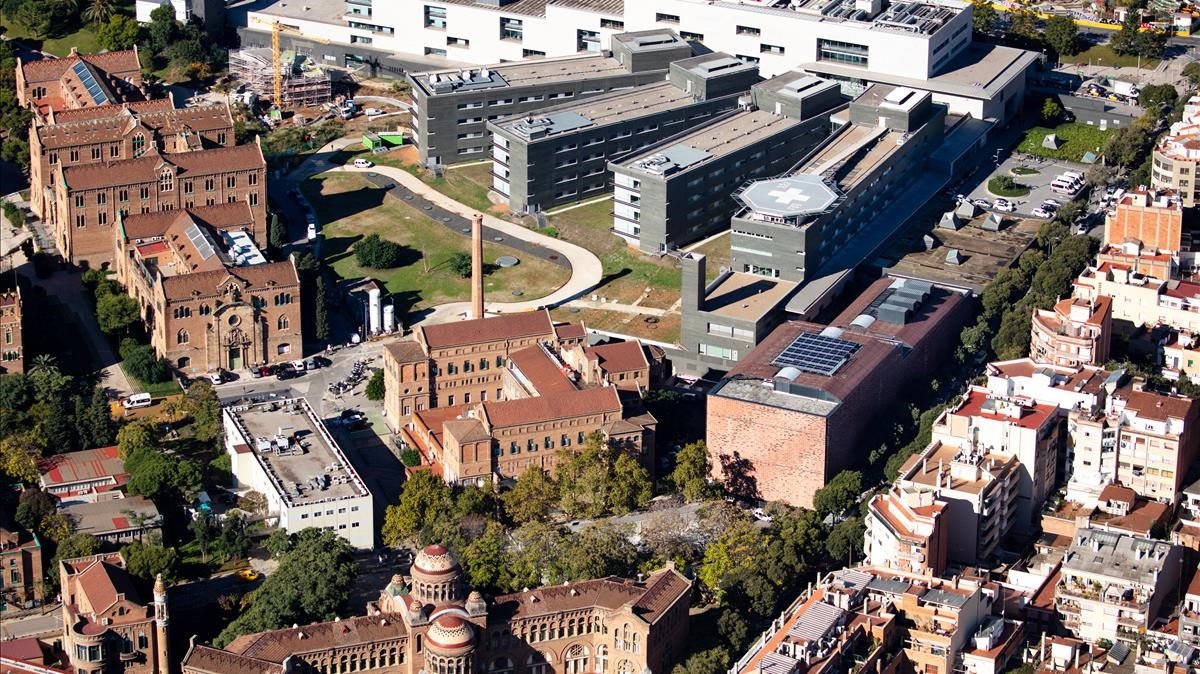 Vista aÃ©rea del recinto del Hospital de Sant Pau, donde se distingue el Ã¡rea modernista y e nuevo instituto de investigaciÃ³n.