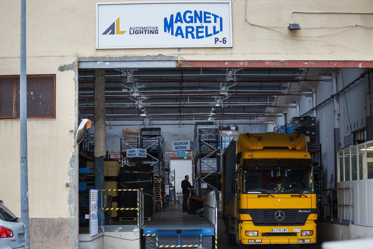 Fachada de la fábrica de Magneti Marelli en Barberà del Vallès.