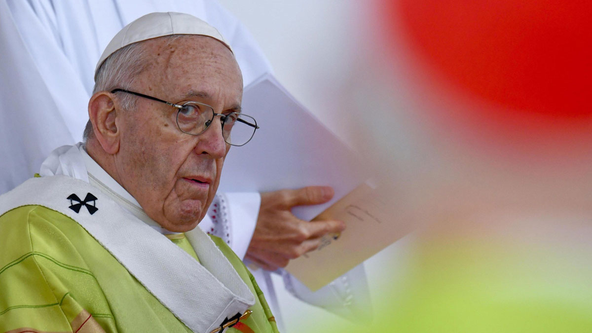 Exnuncio de EEUU acusa al Papa de conocer los abusos del 