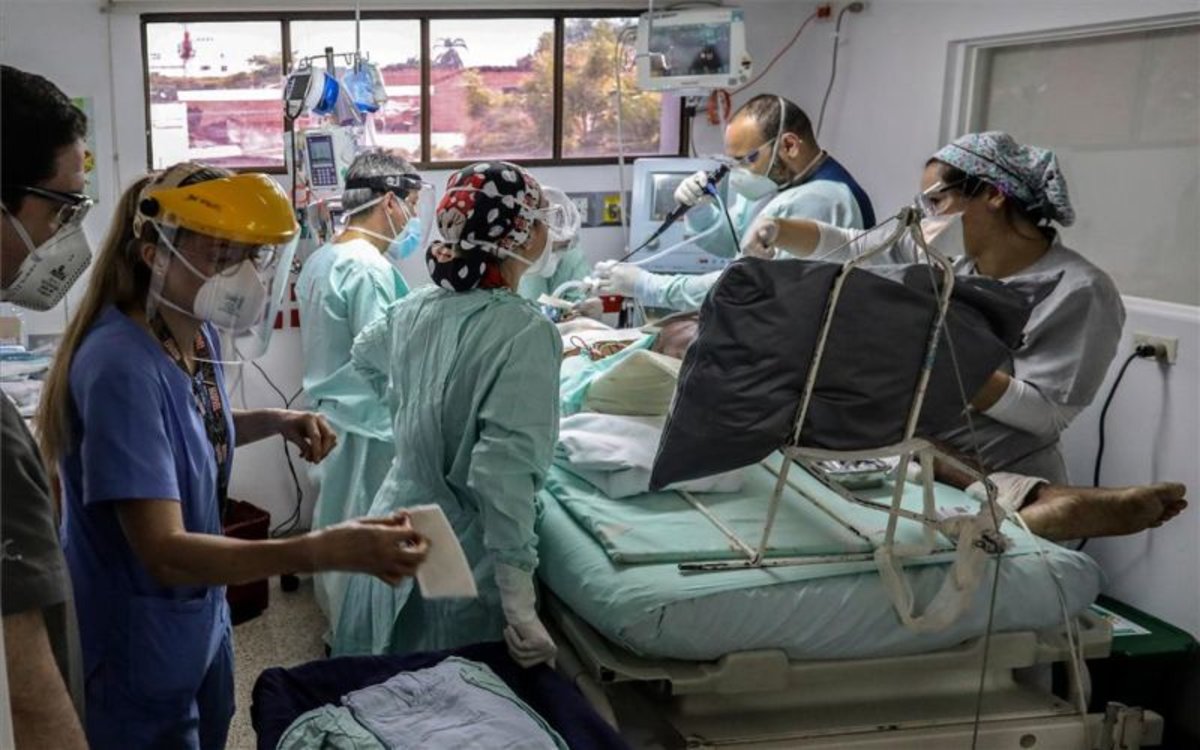 Empresas españolas donan hospital de campaña para COVID-19 en Colombia