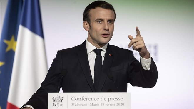 1582059324558 - Macron acude al rescate del automóvil