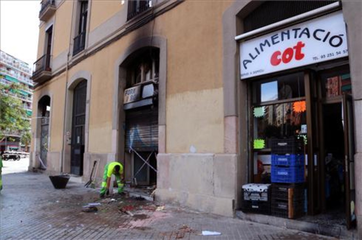 Image result for heridos tras una explosión en una panadería en Barcelona