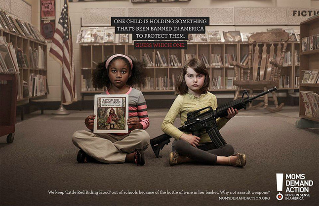 publicidad-que-lee-uno-estos-dos-ninos-sostiene-algo-que-prohibido-america-para-protegerlos-adivina-cual-para-denunciar-que-permita-venta-armas-eeuu-libro-caperucita-roja-las-escuelas-1392054456668.jpg