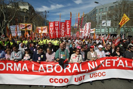 Cabecera de la manifestación contra la reforma laboral de Barcelona.