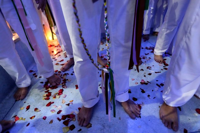 Médiums, el ritual alternativo de la Semana Santa en Brasil