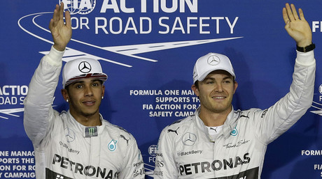 Nico Rosberg (dreta) i Lewis Hamilton, desprs de la qualificaci del GP d'Abu Dhabi.